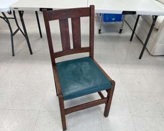 Lot 3607 Antique L  JG Stickley Handcraft  Leather Seat  Side Desk Chair
