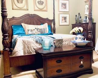 KING SIZE POSTER BED 