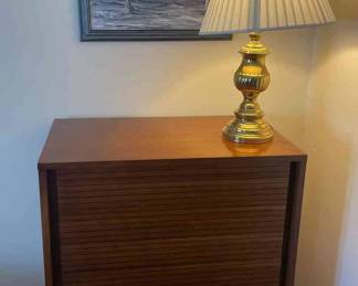 Beautiful Heritage Henredon Dresser With Lamp And Painting