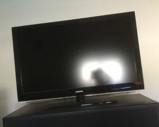 Just Like Me Older But Still Works Samsung TV