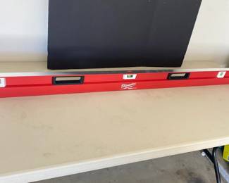 Milwaukee REDSTICK 78 Level