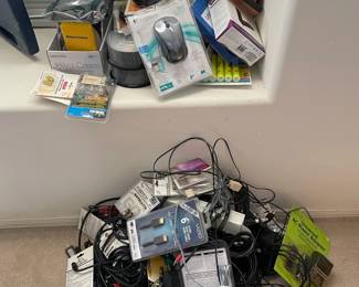 Mystery Lot Of Computer And Electronics Stuff