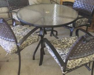 Nice Round Glass Metal Patio Table With 4 Matching Chairs