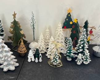 10 Christmas Tree Lot