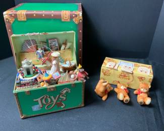 Enesco Treasure Chest Teddy Bears