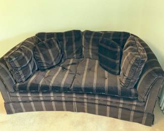 Heritage Loveseat
