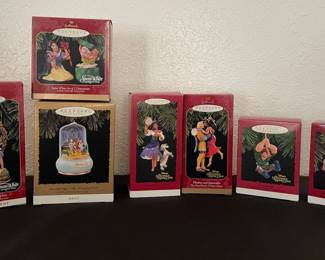 Keepsake OrnamentsSnow White, Hunchback, Wizard Of Oz