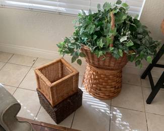 More baskets, faux Ivy in basket $5