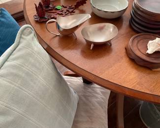 MCM sugar and creamer