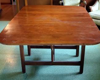 Vintage Drop Leaf Dining Table, 29.5" x 42" x 60.5", Measurements Include 2 Leaves