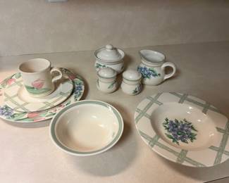 Pfaltzgraff garden party service for 12 with accessories