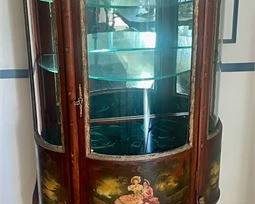 Lot 001   28 Bid(s)
Early 20th C Vitrine