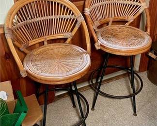 Lot 106   1 Bid(s)
2 Wicker Swivel Bar Chairs