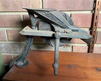 Lot 159   7 Bid(s)
German Table Mount Grinder