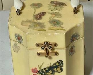 Lot 181   10 Bid(s)
Vintage Annie Laurie of Palm Beach Box Purse