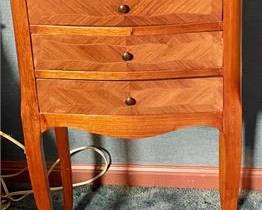 Lot 199   12 Bid(s)
Pair of French Style Inlaid Night Stands/Side Tables