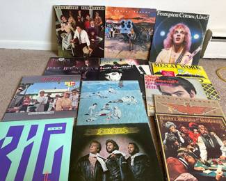 Vintage vinyl record LP album Billy Joel, 38 Special, Peter Frampton Live, Stevie Nocks, Pat Benatar, AC / DC, Yes, Styx, Linda Ronstadt, Elton John, The Bee Gees, Kenny Rogers, Dan Fogelberg, Neil Diamond, Men at Work.
