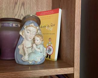 Beautiful Mother Mary Statue