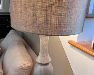 Wood spindle table lamp