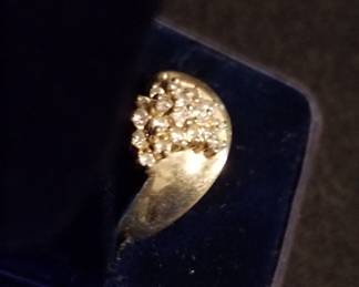 14 kt w/ diamonds