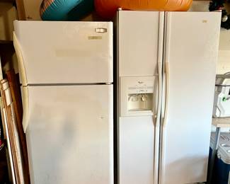 Refrigerator side by side 