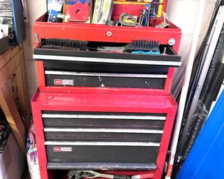 Larger craftman toolbox. Heavy duty winches. 