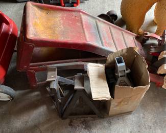 3 sets of car stands and one set of ramps. 