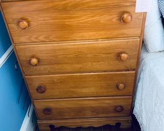 Maple 4  drawer dresser