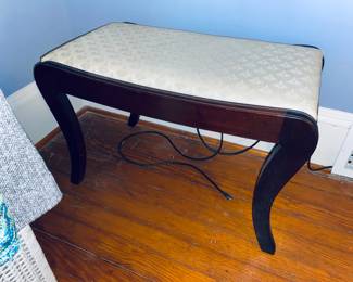 Small vanity bench 