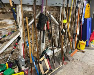 Yard tools 