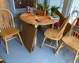 Light oak dinette and 4 chairs