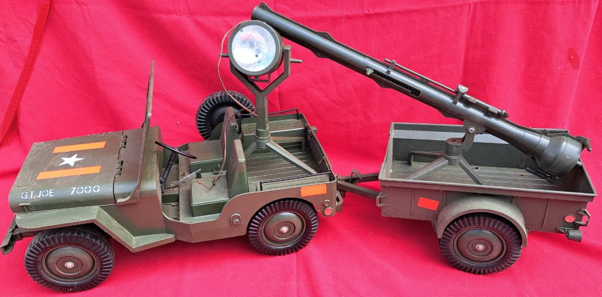 RARE G I JOE JEEP & TRAILER W ACCESSORIES