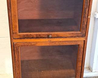 BARRISTER 2 DOOR BOOK SHELF