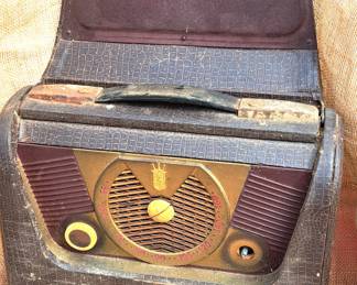 ANTIQUE ZENITH RADIO