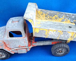 ANTIQUE HUBLEY DUMPTRUCK