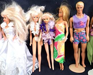 BARBIE DOLLS LOT