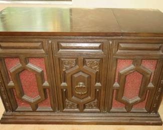 Vintage Zenith Console AM/FM Stereo Record Player Cabinet