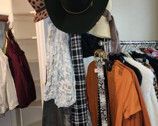 Scarves - Hats - Belts 