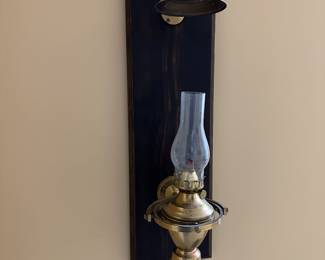 Decorative wall lamp/sconce