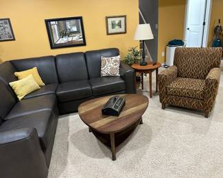 Lower living room
Like new leather sectional