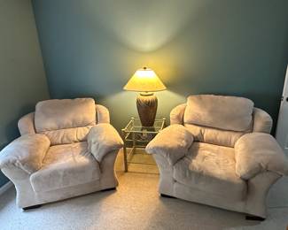 Neutral oversized chairs