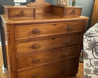 Chest of drawers