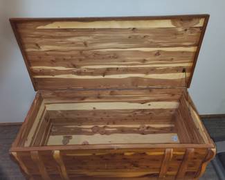 cedar blanket box pic #2