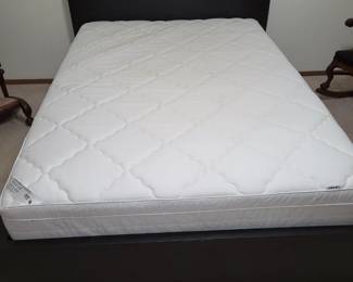 Full size bed & mattress