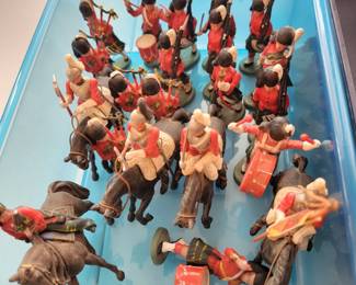 Vintage toy plastic Infantry figures