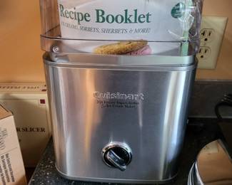 Cuisinart ice cream freezer (damaged lid)