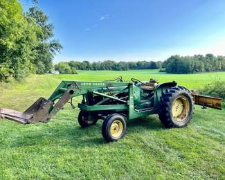 1963 John Deere 2010 tractor, 2WD, gas, power steering w/ bucket