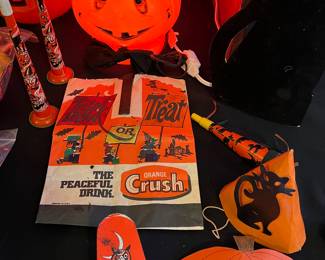 Noise maker 
Pumpkin head blowmold 