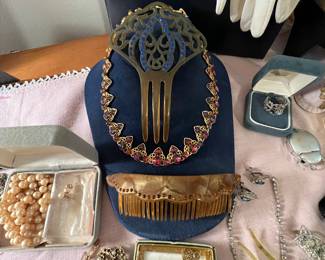 Vintage hair combs 