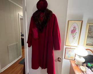 Red Wool coat 
Mink fur collar 
Red feather hat 